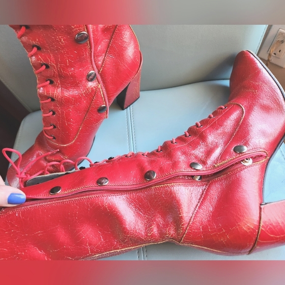 MIU MIU Vtg 1999 2000 Red Crackle Leather Olive Texture Lace Up Grannycore Boots - Picture 7 of 16